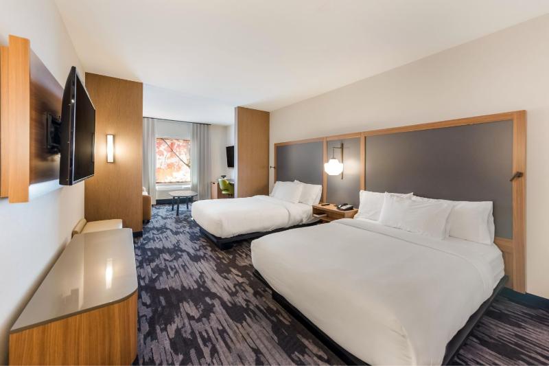Queen Suite with Two Queen Beds and Sofa Bed image 3