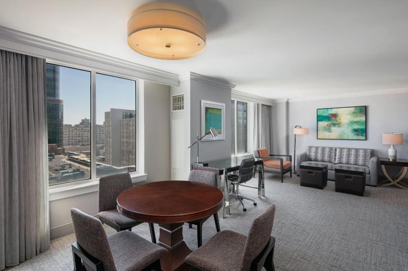 Philadelphia Marriott Downtown - image 2
