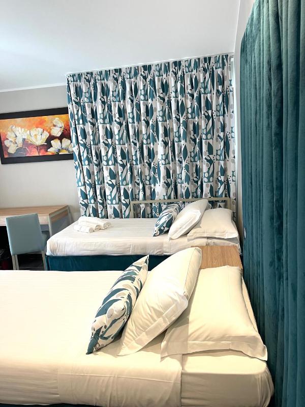 Comfort Twin Room image 3