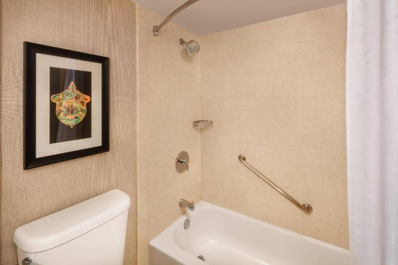 City View, Guest room, 1 King image 3