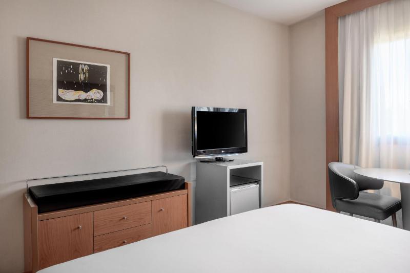 Standard Room Queen, Guest room, 1 Queen image 4
