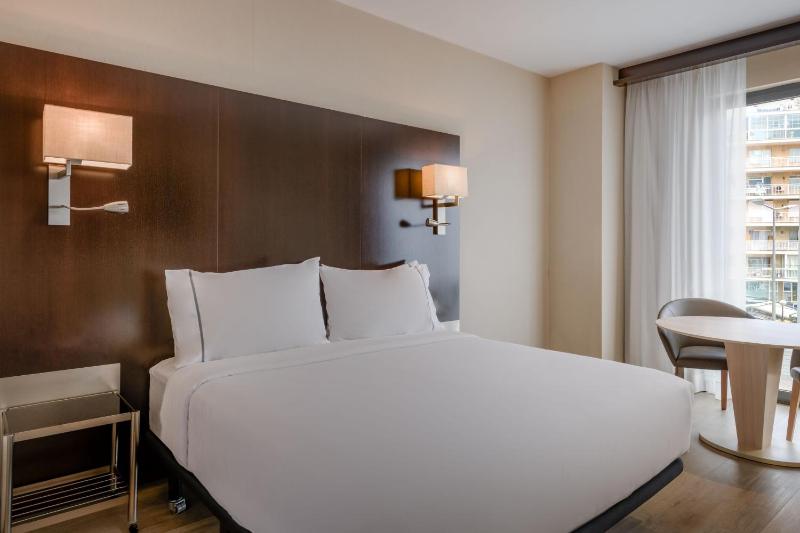 Standard Queen Room image 1