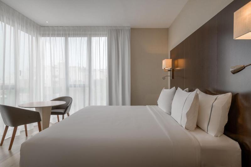 Superior King Room image 1