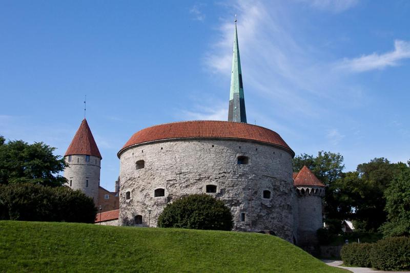 Classic Deluxe Studio image 3