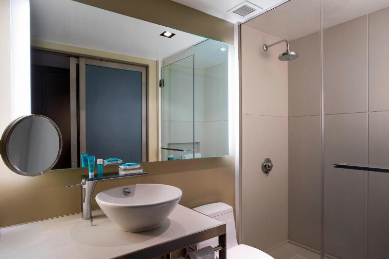 Wonderful Guest room, 1 King, City view image 3