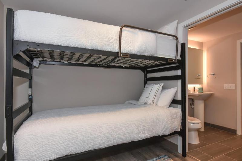 Residence Inn by Marriott Myrtle Beach Oceanfront - image 9