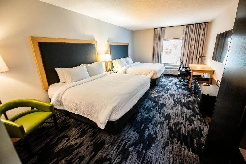 Guest room, 2 King image 3