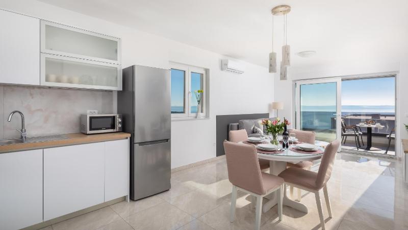 Marija - Sea view Apartment - image 3