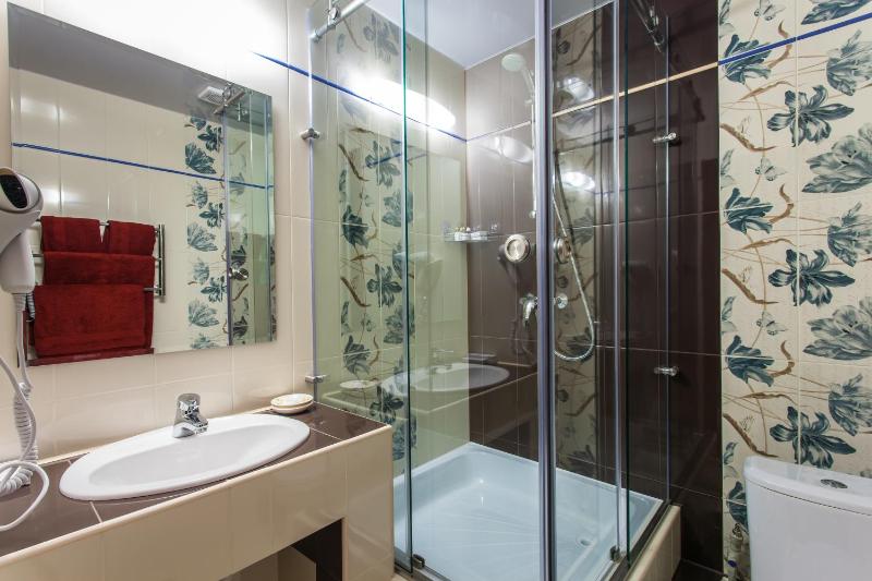 Double Room image 3