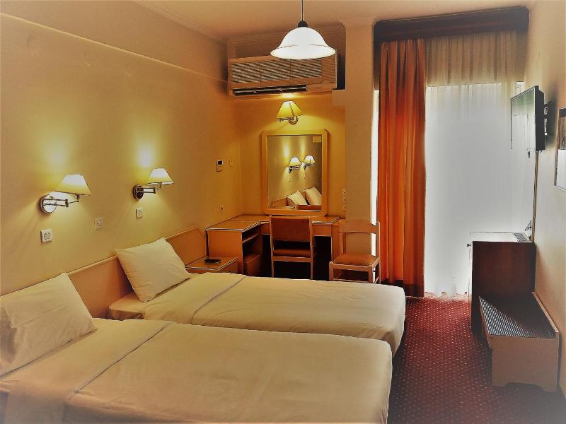 Double or Twin Room with Lake View image 2