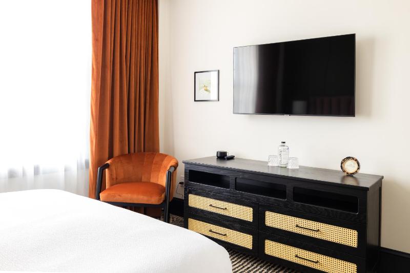 King Room image 3