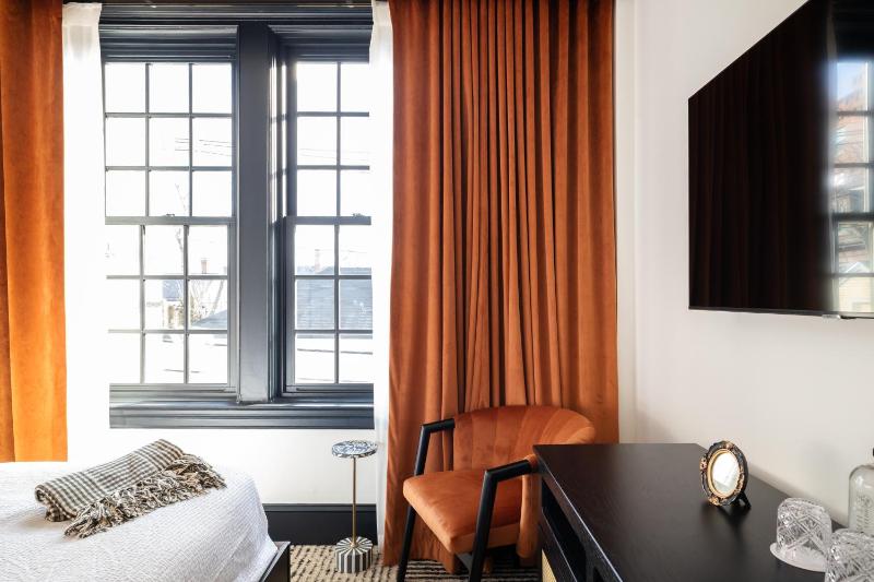King Room image 2