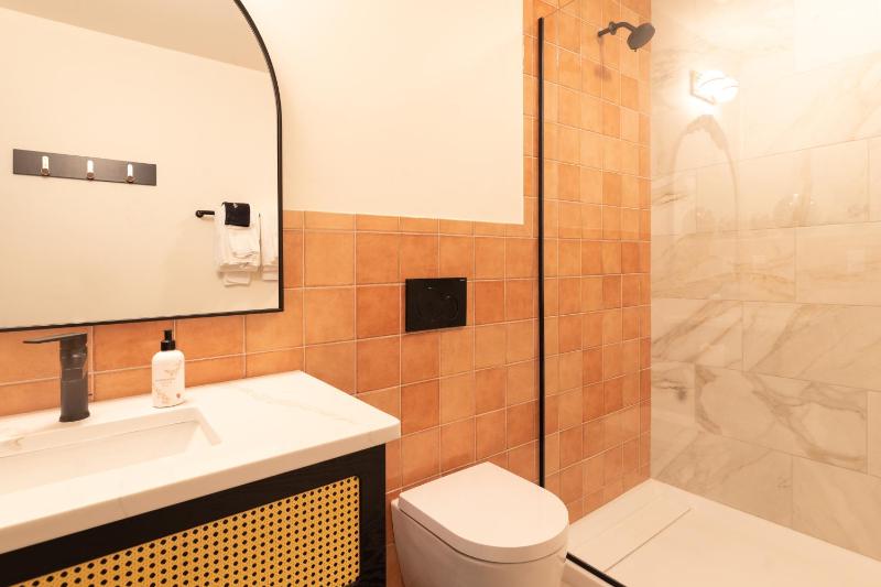 Superior Queen Room image 2