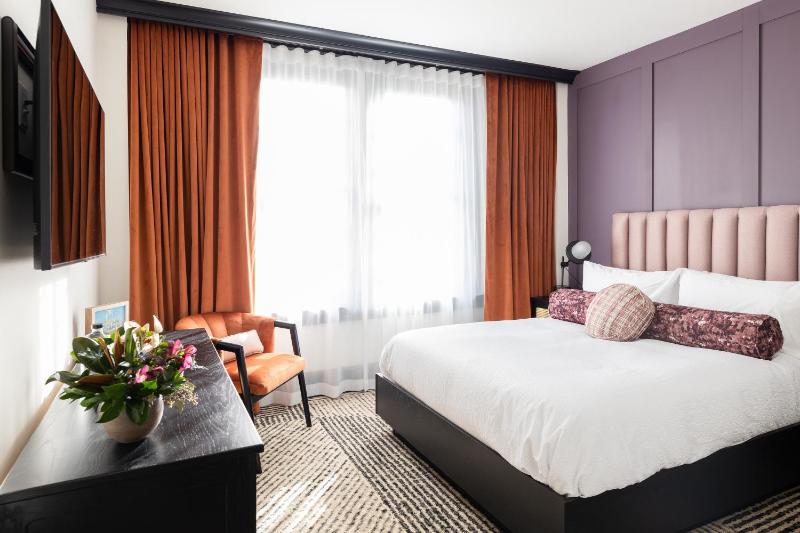 Superior Queen Room image 4
