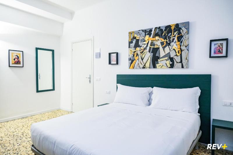 Lia Art Hotel - image 18