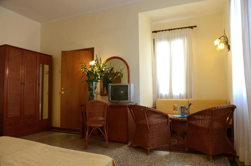 Quadruple Room image 2