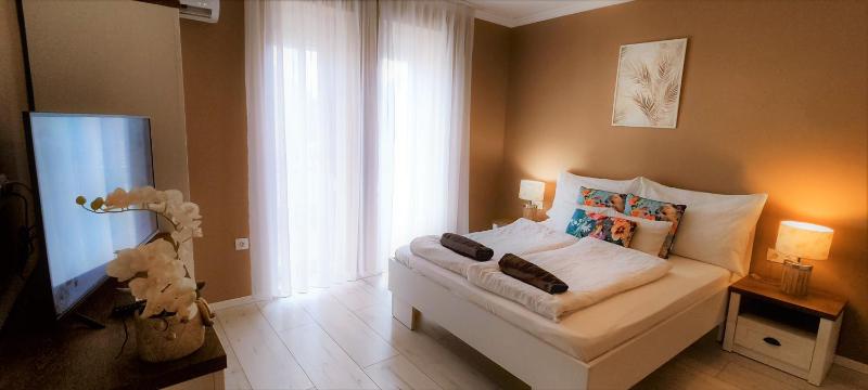 One-Bedroom Apartment image 1