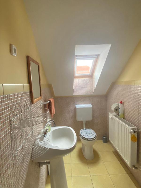 Twin Room image 3
