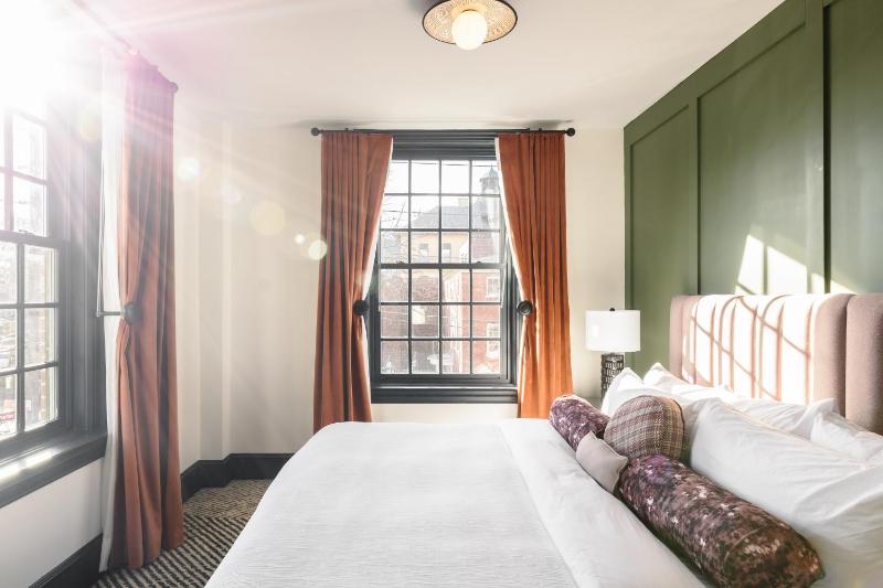 Deluxe Double Room with Shower image 3