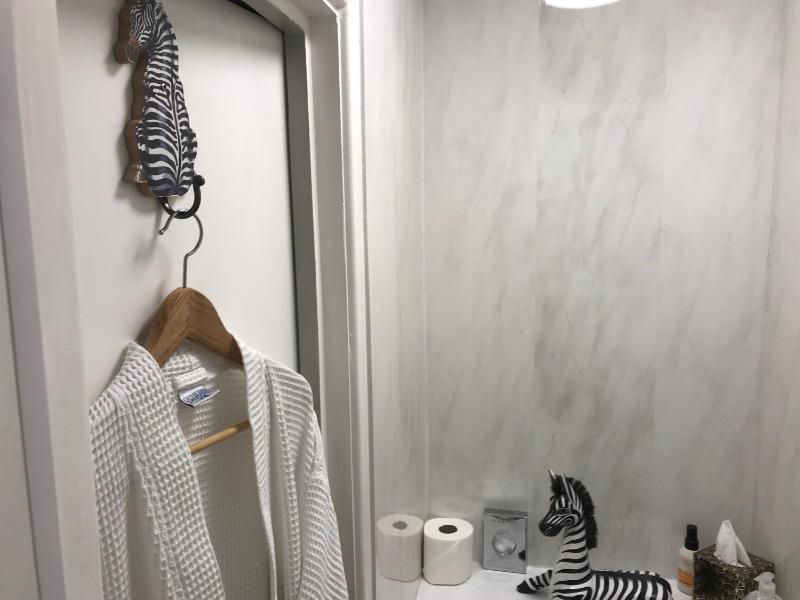 King Room image 2