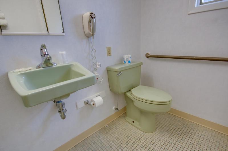 Sahara Motel - image 13
