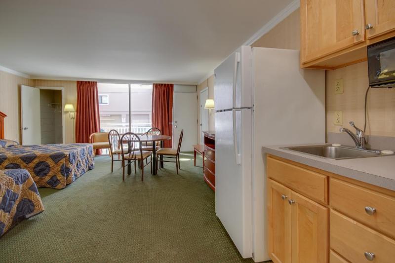Sahara Motel - image 19