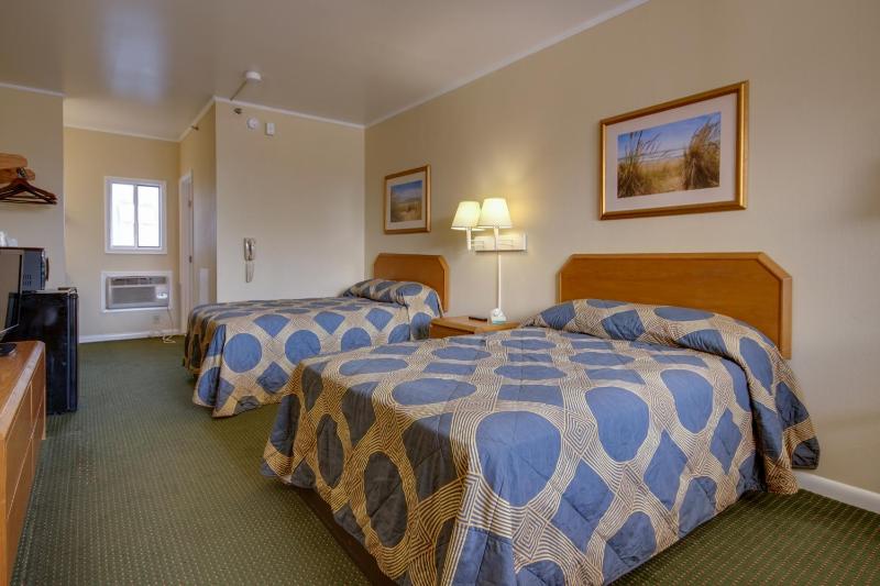 Sahara Motel - image 8
