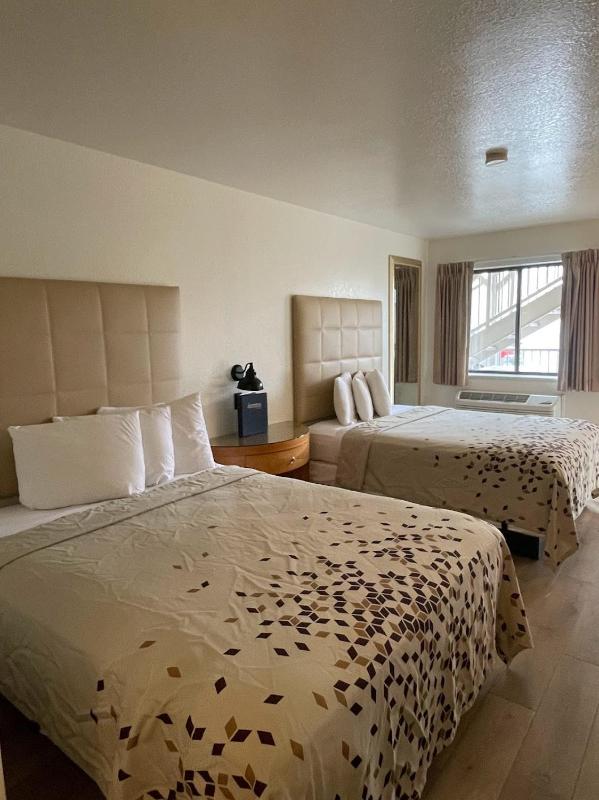 Standard Double Room image 2