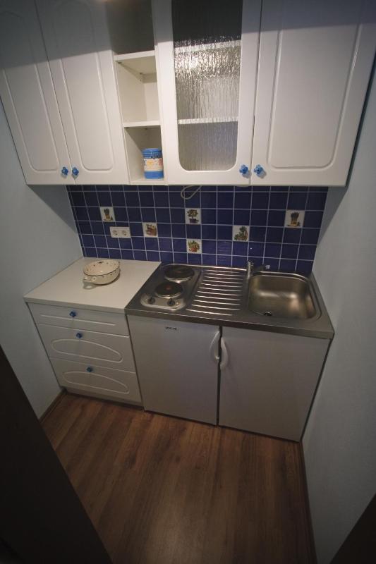 One-Bedroom Apartment image 3