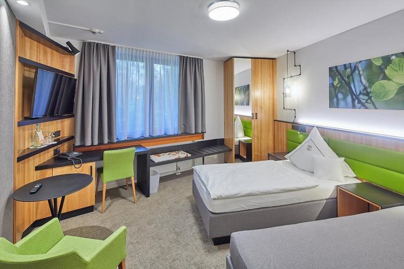 Double Room image 3