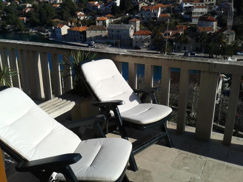 Apartment Splitska - image 22