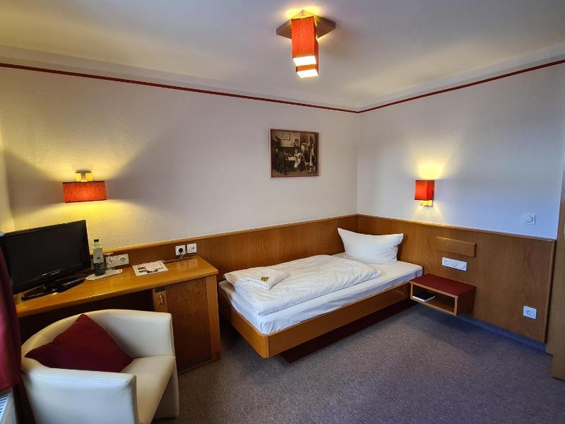 Single Room image 4