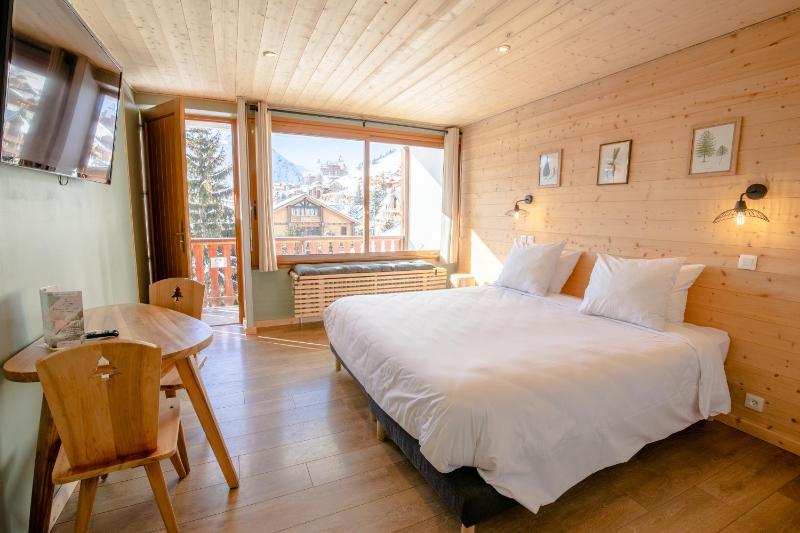 Double Room with Mountain View image 4