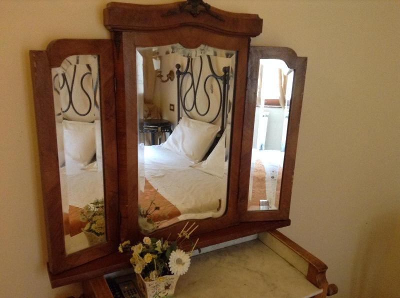 Double or Twin Room with Private Bathroom image 3
