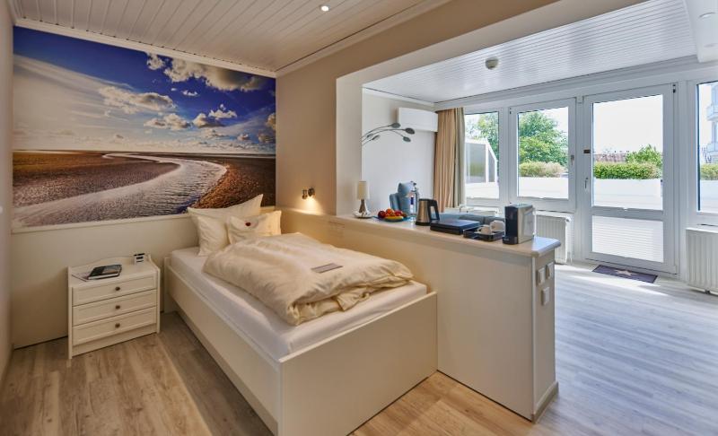 Single Room image 1