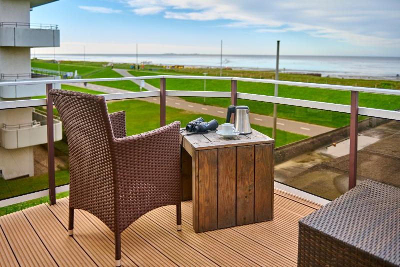 Single Room with Sea View image 4