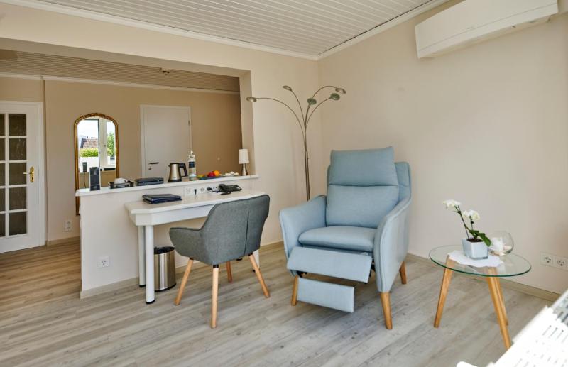 Single Room image 3