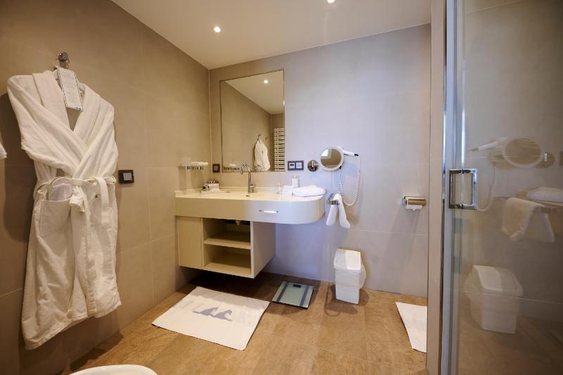 Single Room image 2