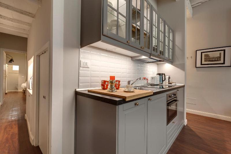 Cloe Apartment by Mamo Florence - image 16