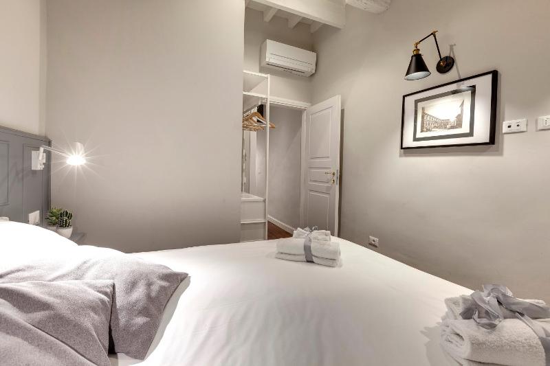Cloe Apartment by Mamo Florence - image 6