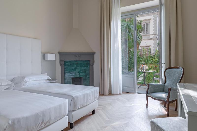 Superior Double or Twin Room with Garden View image 3