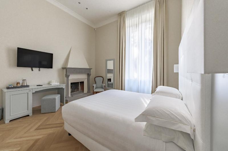 Superior Double or Twin Room with Garden View image 2