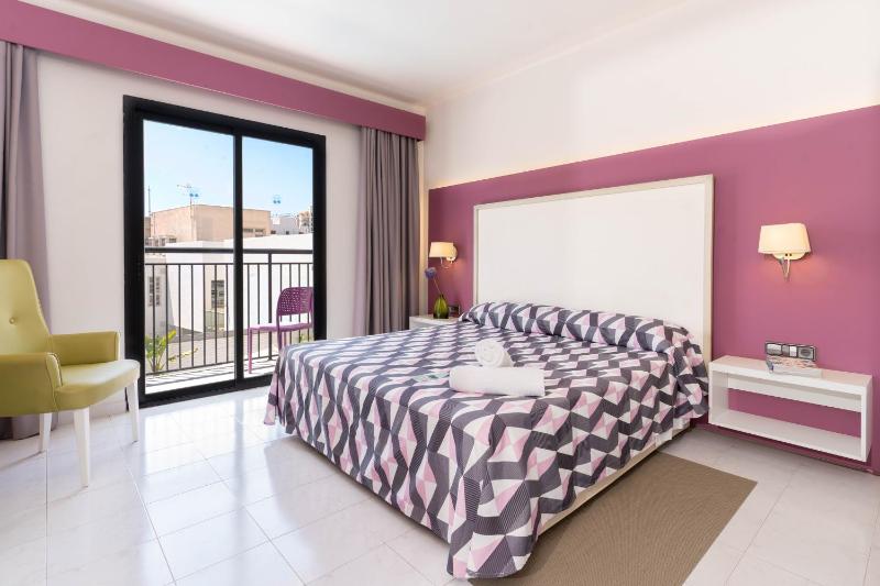 Standard Double Room with Pool View image 1