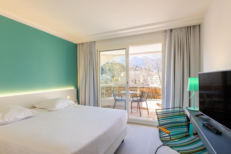 Double Room with Terrace and Mountain View image 1