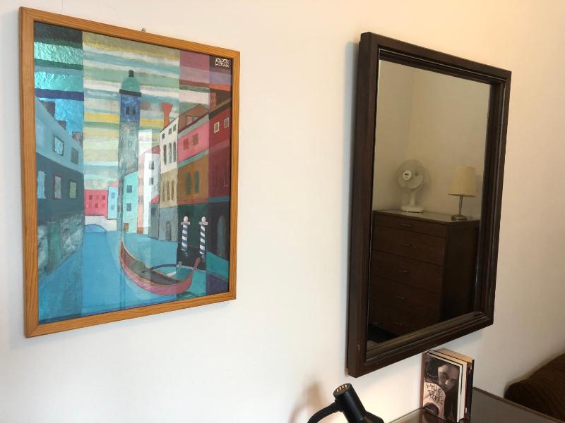 Double Room with Shared Bathroom image 2