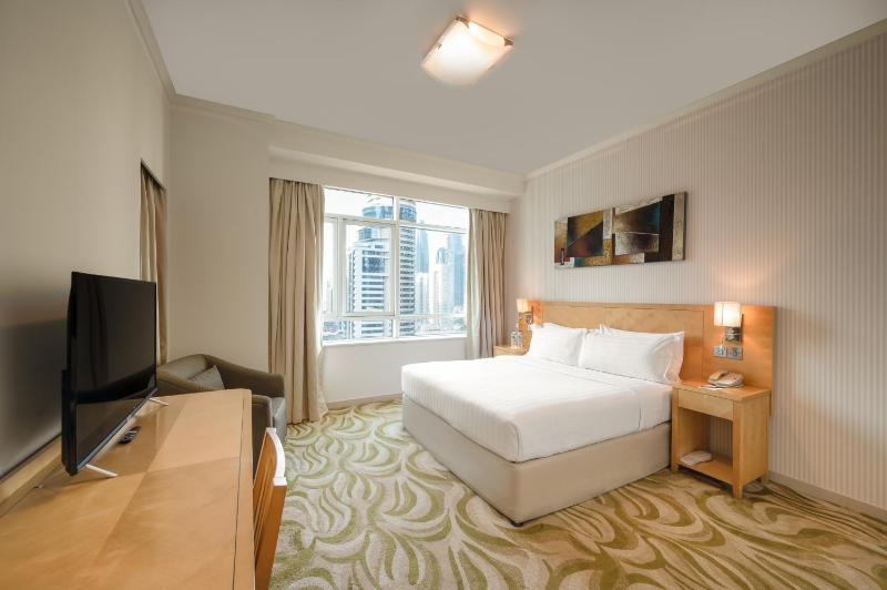 Deluxe One-Bedroom Lakeview Suite image 1