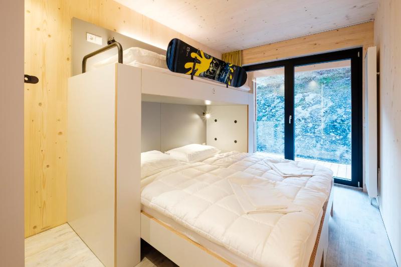 Small Double Room image 3