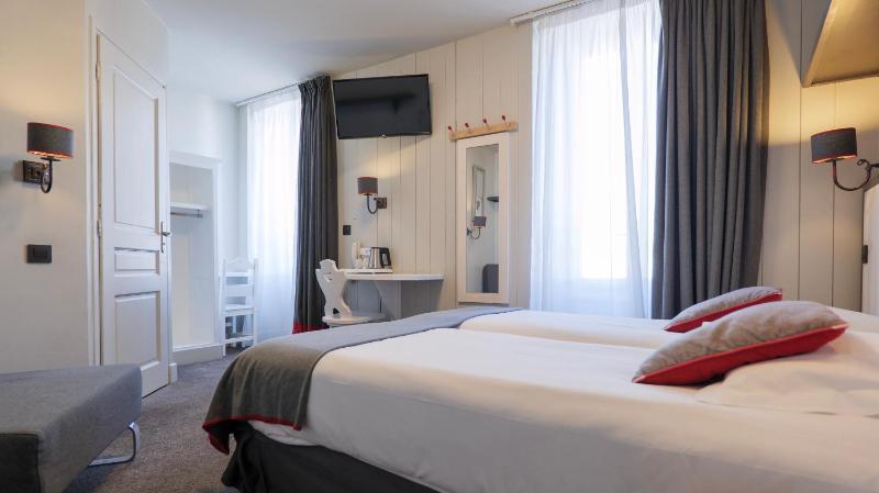 Standard Double or Twin Room image 2