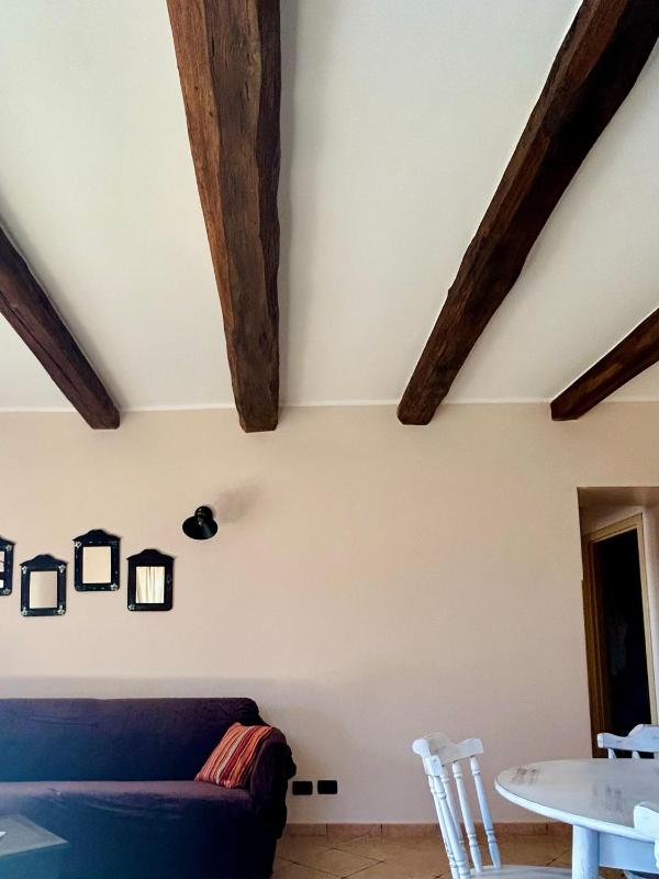 One-Bedroom Apartment image 4