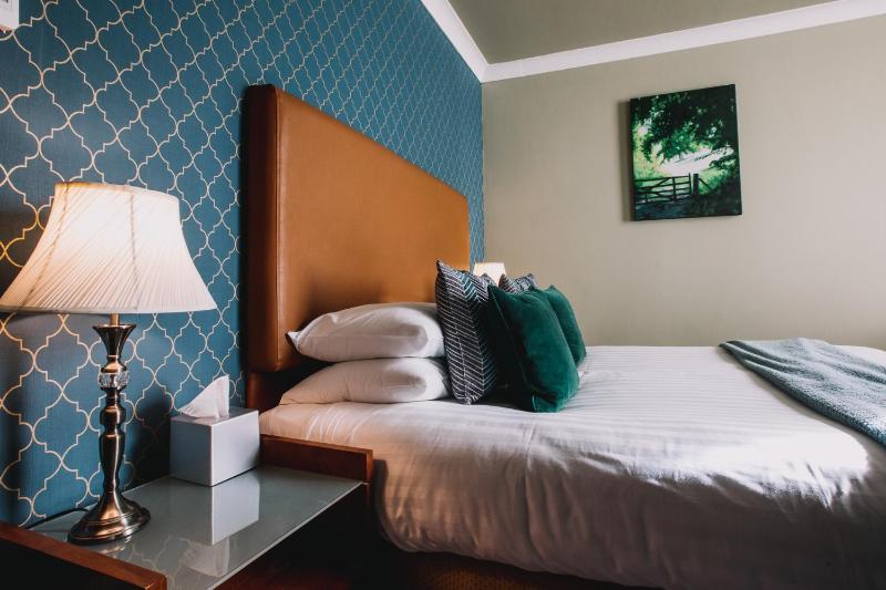 Small Double Room image 1